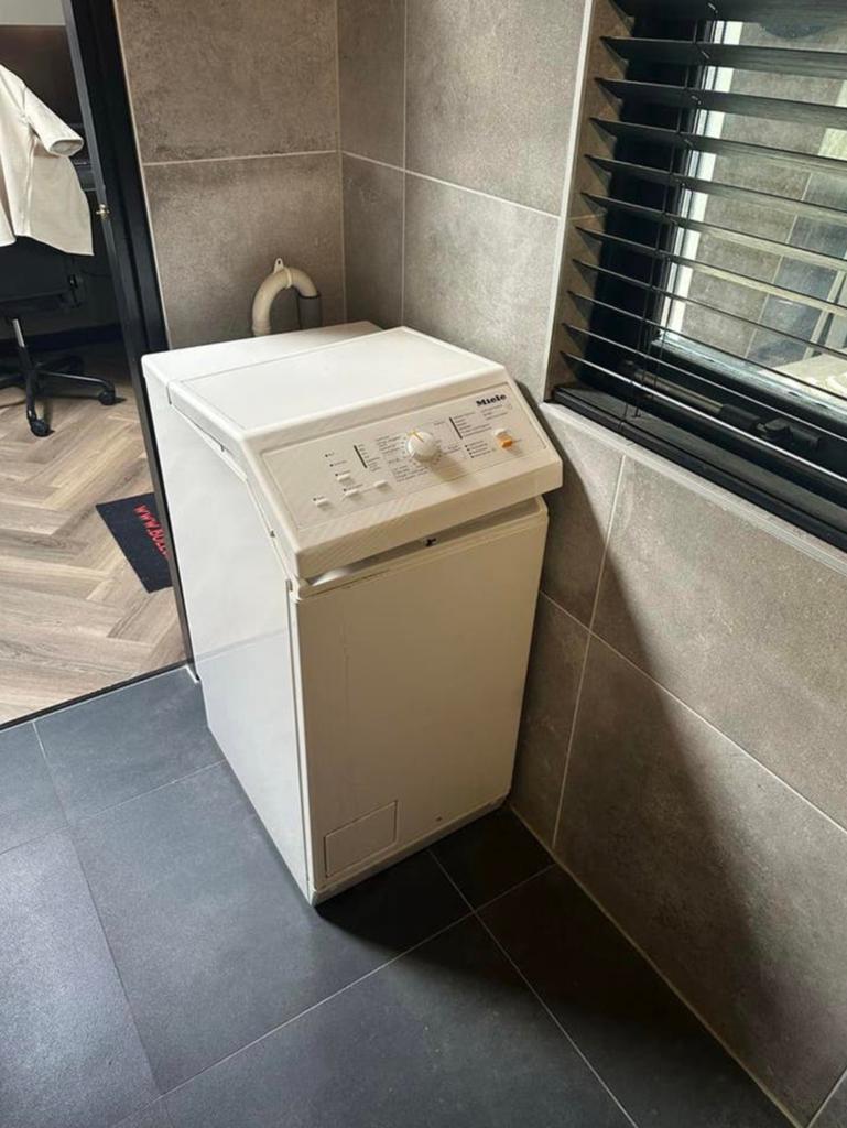 Miele bovenlader wasmachine schoon en werkt uitstekend, Ophalen, Zo goed als nieuw, 85 tot 90 cm