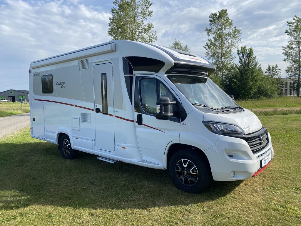 Dethleffs Pulse GT 6651 DBM QUEENSBED 9 TRAPS AUT, Caravans en Kamperen, Koelkast, Fiat, Bedrijf, Diesel