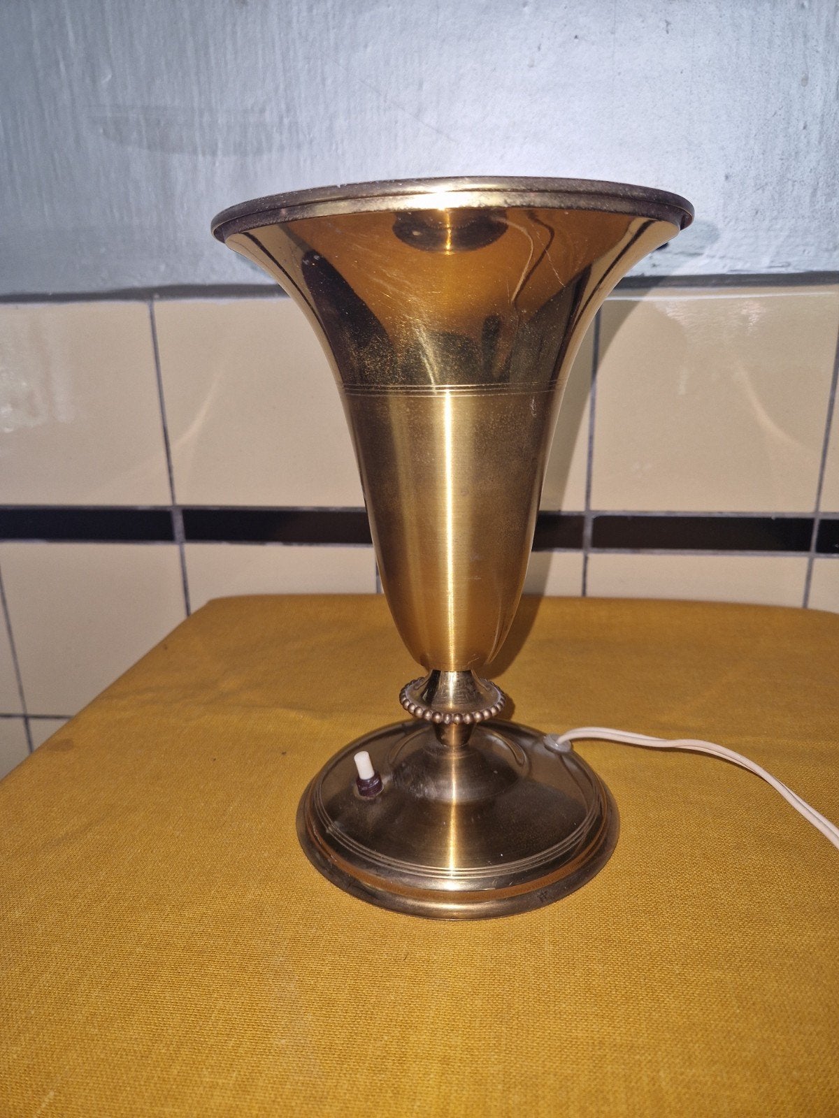 Antieke tafellamp, vaaslamp in goede staat., Antiek en Kunst, Ophalen of Verzenden