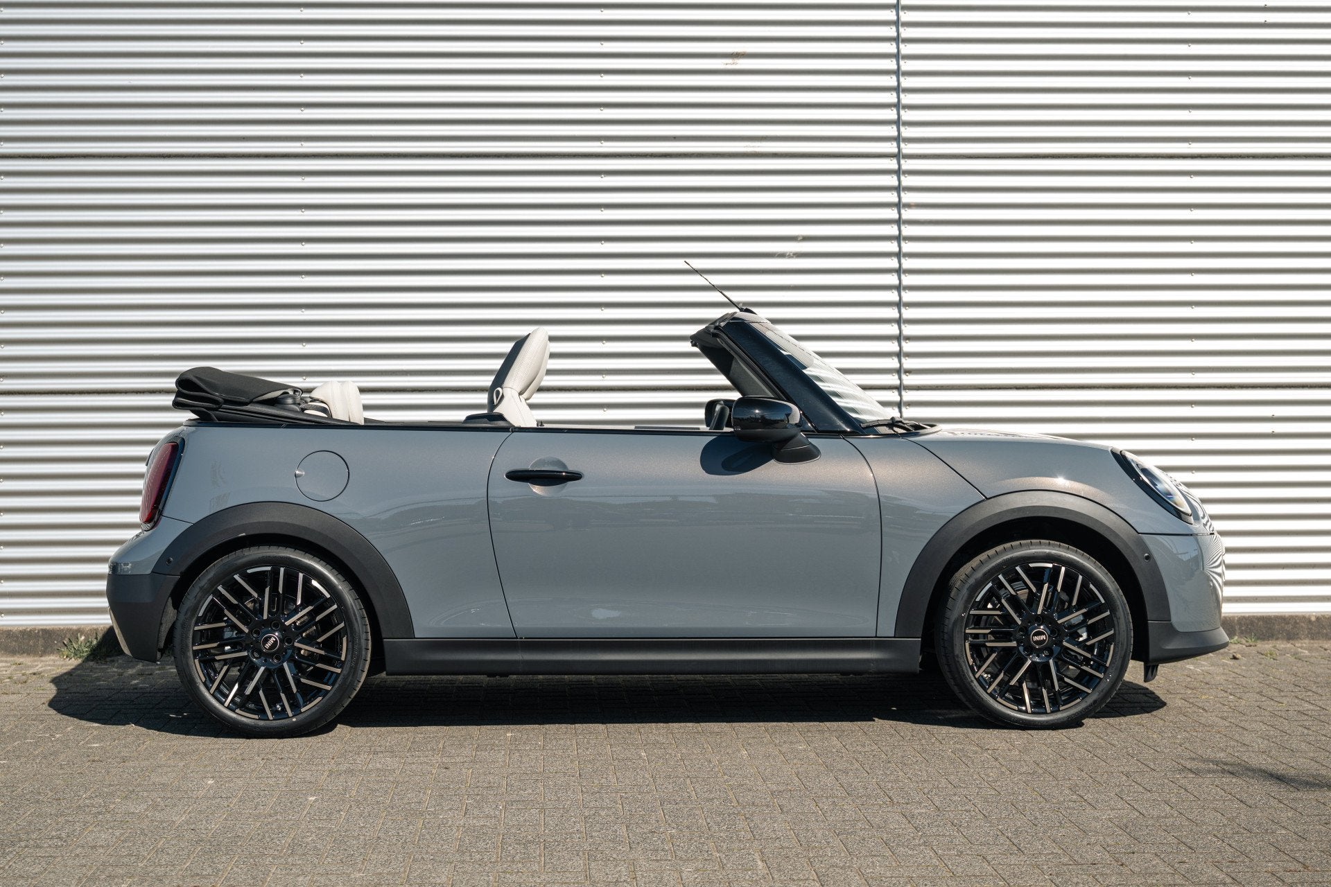 MINI Cabrio Cooper C Automaat / Favoured / Pakket S / 18" Ni, Auto's, Mini, Beige, Cabriolet, 4 stoelen, Leder