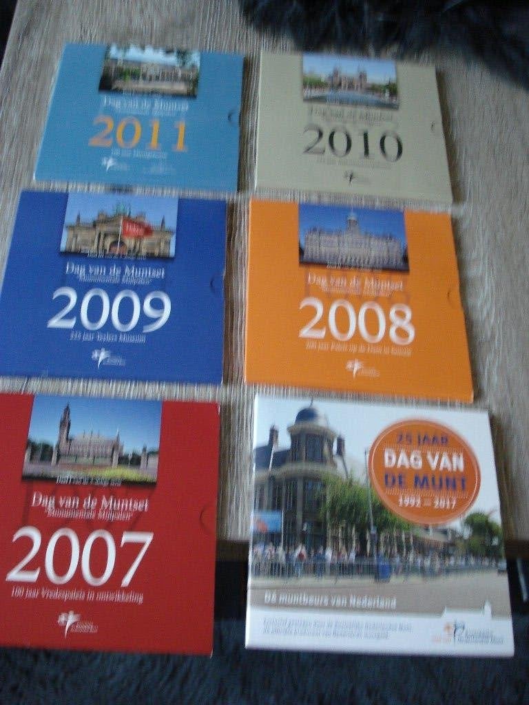 DAG VAN DE  MUNTSET 6 X, Postzegels en Munten, Ophalen of Verzenden, Koningin Beatrix, Euro's, Setje