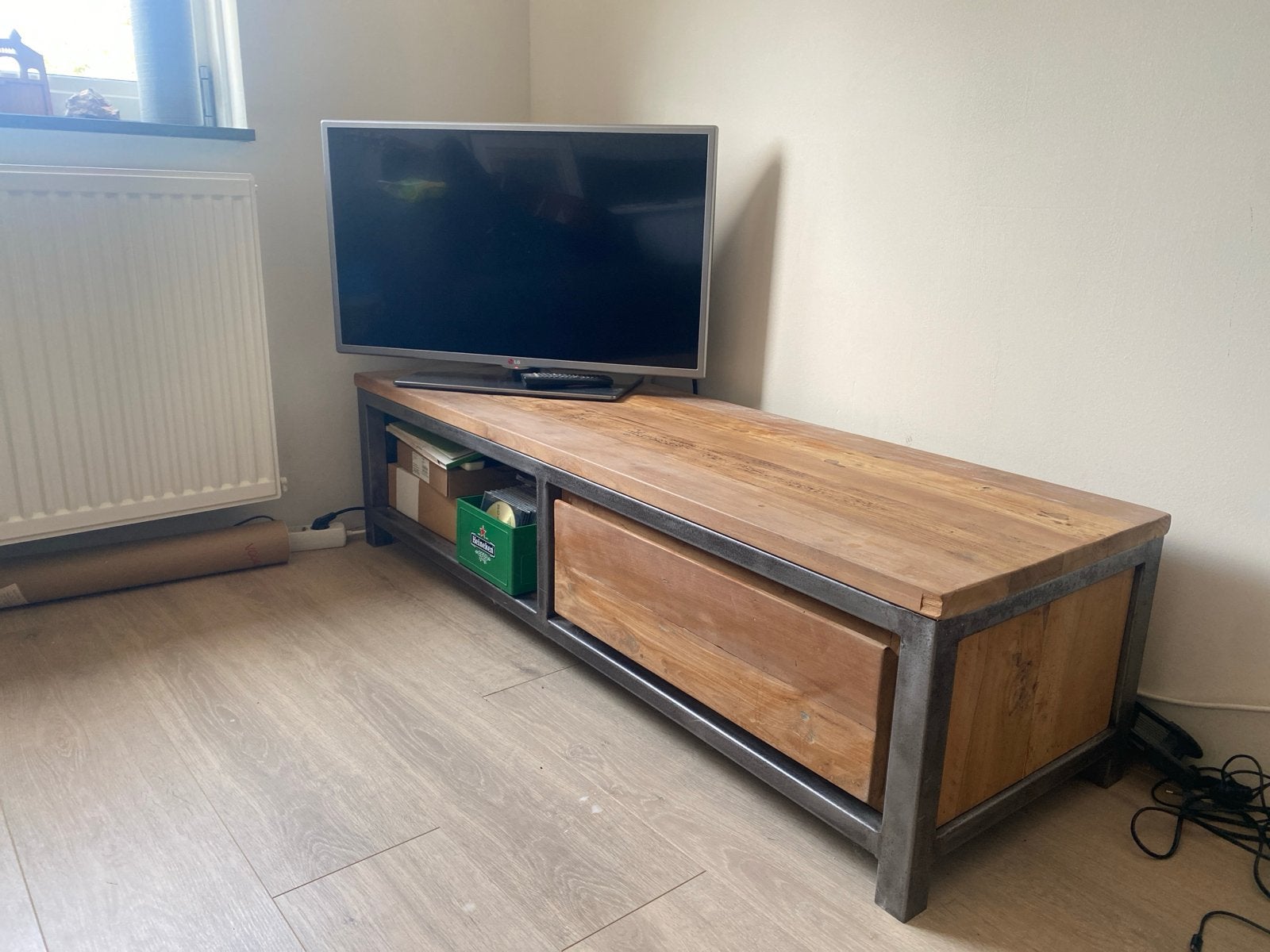 Industriële tv-kast Lodge Living - Hout en Metaal, Ophalen, Gebruikt, 100 tot 150 cm, Minder dan 100 cm