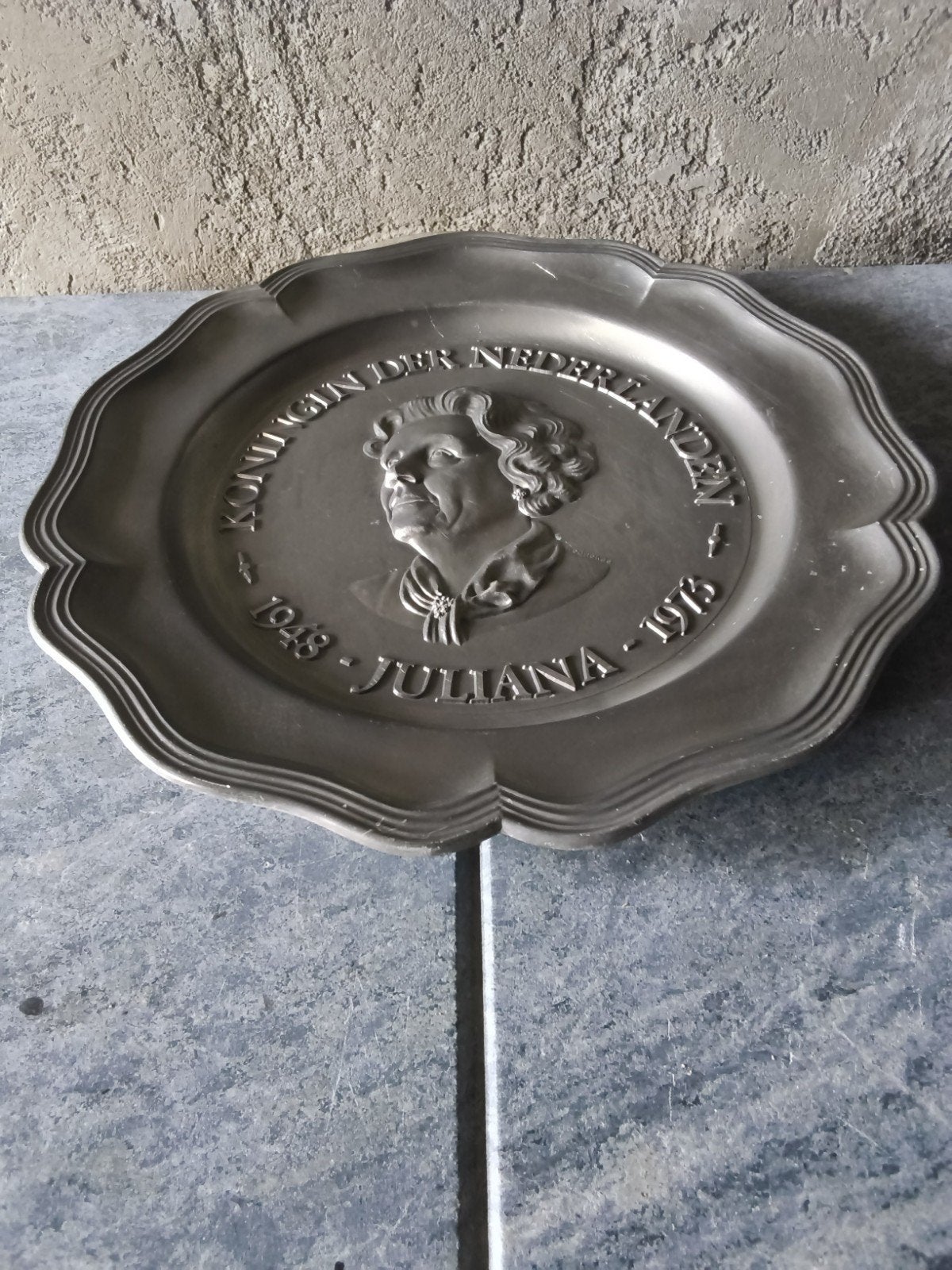 Herdenkingsbord Koningin Juliana 1948-1973, Ophalen