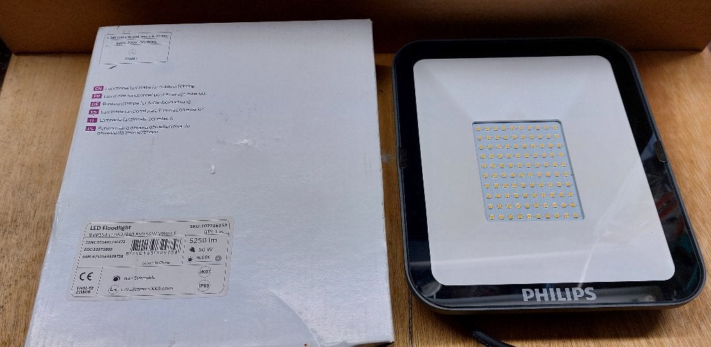 PHILIPS BUITENVERLICHTING LED 50 WATT 5250 LUMEN . nieuw, Wandlamp, Ophalen of Verzenden, Netvoeding, Led