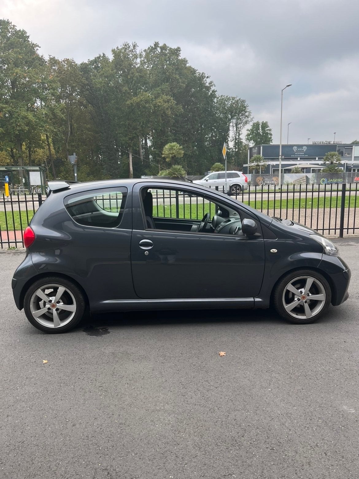 Toyota Aygo 1.0 12V Vvt-i 3DRS MMT 2006 Grijs, Voorwielaandrijving, 4 stoelen, 68 pk, Origineel Nederlands
