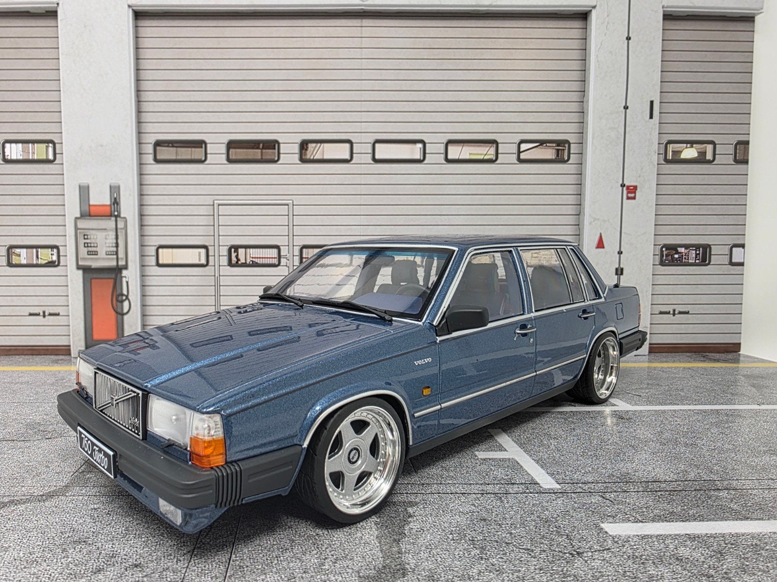 Volvo 760 Turbo 1:18 in OVP verlaagd op OZ Futura velgen, Ophalen of Verzenden, Overige merken