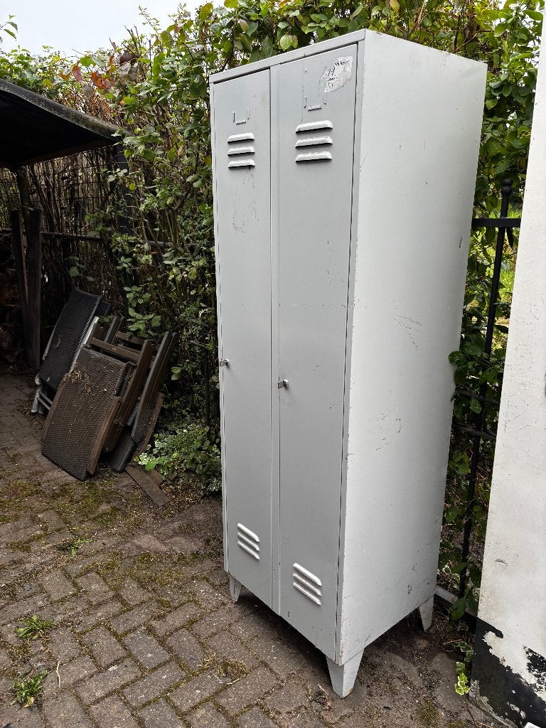 Stevige lockerkast met 2 deuren,, Ophalen, Gebruikt, Grijs licht staal / aluminium