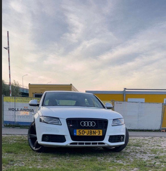 Audi A4 1.8 Tfsi 88KW 2009 Wit, Auto's, Audi, 4 cilinders, A4, Wit, 75 €/maand
