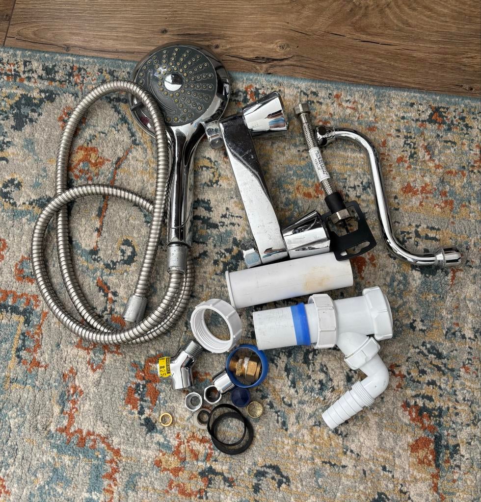 Sanitair onderdelen set: Douchekop, kraan, sifon & meer, Doe-het-zelf en Verbouw, Sanitair, Ophalen of Verzenden, Gebruikt