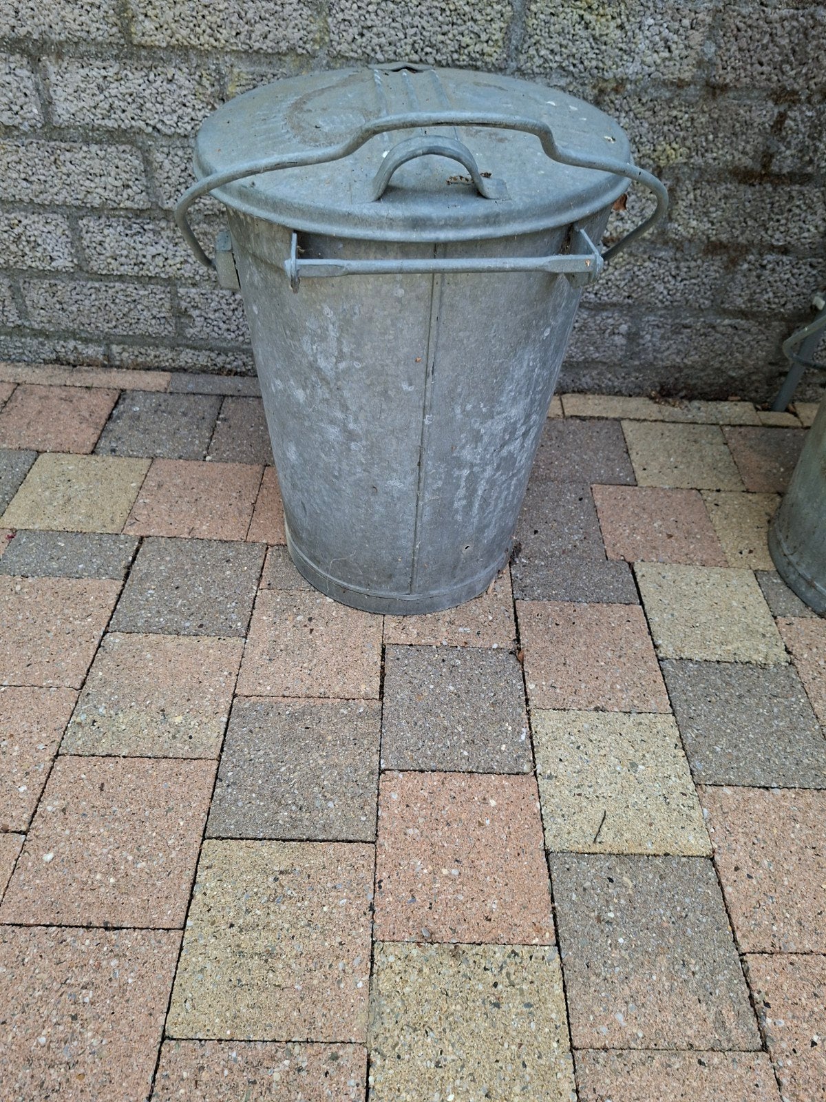 Vintage metalen/ zinken afvalemmer met deksel, Ophalen