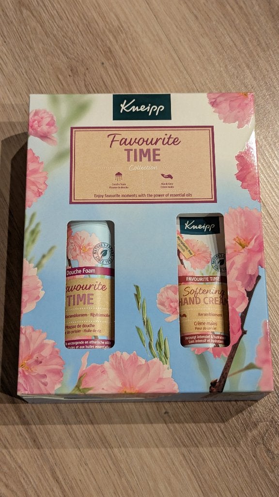 Kneipp Favourite Time Collection Douche Foam & Handcrème, Ophalen of Verzenden, Nieuw, Bad & Douche