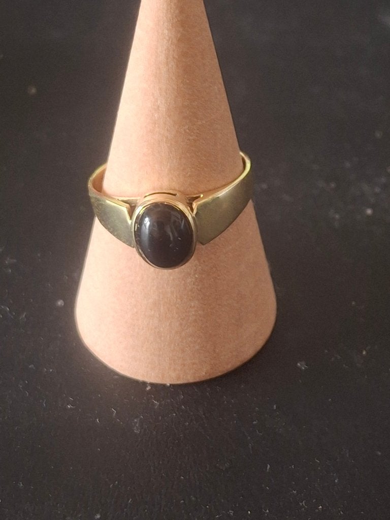 14 krt gouden ring met cabochon onyx, Nieuw, Ophalen of Verzenden, 17 tot 18, Met edelsteen