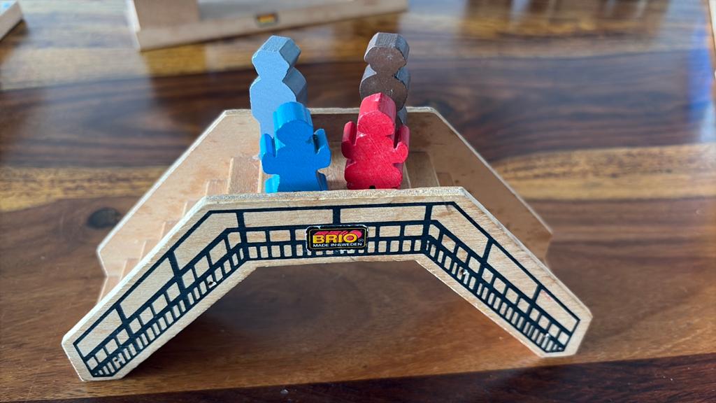 Brio voetgangersbrug met voetgangers, Kinderen en Baby's, Speelgoed | Houten speelgoed, Ophalen of Verzenden