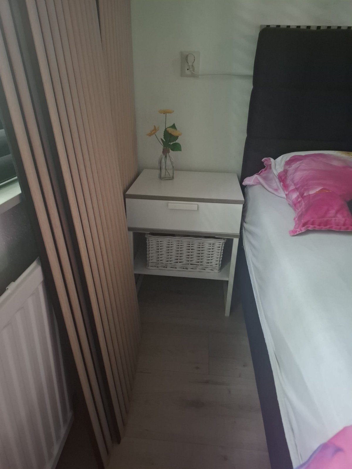 Nachtkastje met lade en opbergruimte, Huis en Inrichting, Ophalen, Gebruikt, 55 tot 70 cm, 45 tot 65 cm