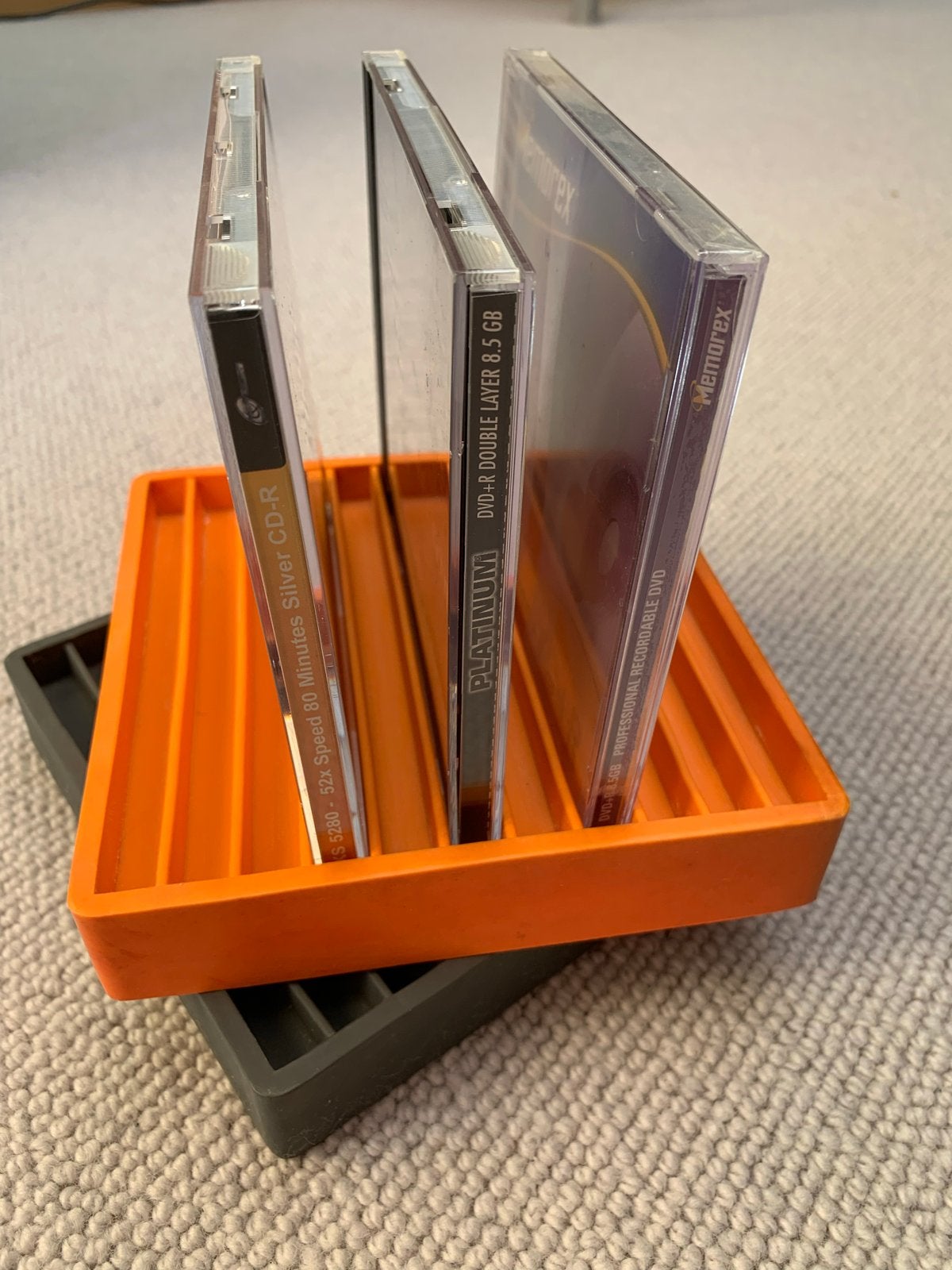 IKEA Fragg CD/DVD Opbergers - Oranje & Grijs (2 stuks), Kunststof, Gebruikt, Minder dan 25 discs, Ophalen of Verzenden