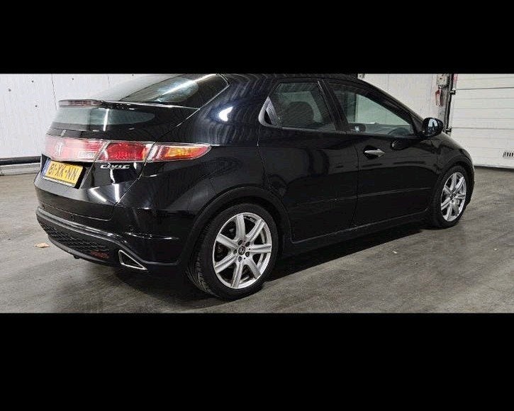 Honda Civic 1.8I Executive 5DR 2007 Zwart 243.340 Nap, Auto's, Voorwielaandrijving, 15 km/l, 4 cilinders, Zwart