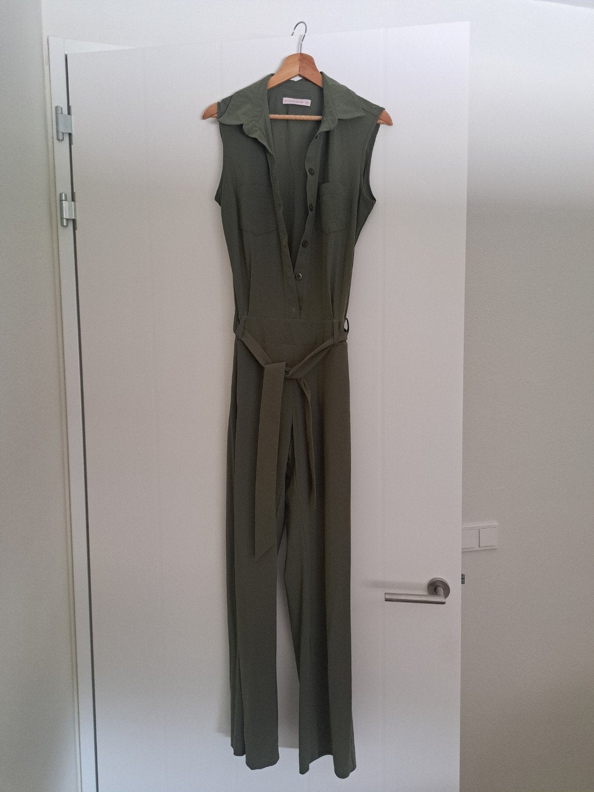 Studio Anneloes Travelstof Jumpsuit Angel Olijfgroen Maat M, Maat 38/40 (M), Studio Anneloes, Ophalen of Verzenden, Zo goed als nieuw