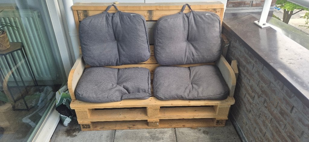 Pallet bankje met kussens moet z.s.m. weg, Ophalen, Gebruikt, Hout