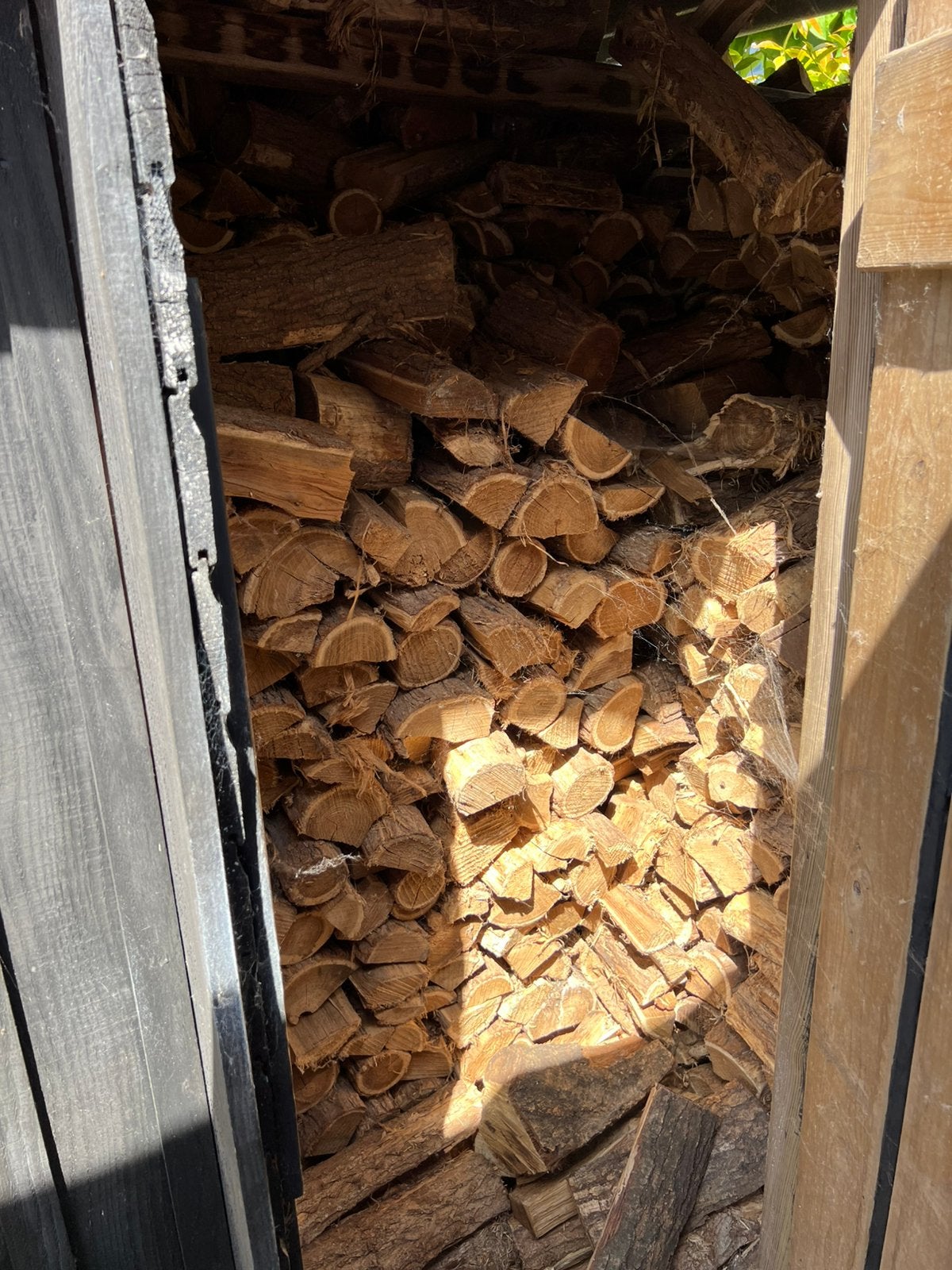 Haardhout te koop – ca. 8,5 m³ – Acacia, Els en Wilg, 6 m³ of meer, Ophalen, Overige houtsoorten, Blokken