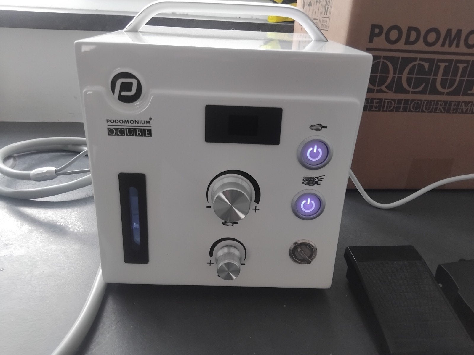 nieuwe podomonium qcube inclusief podispray, Ophalen of Verzenden, Nieuw, Hand- en Voetverzorging