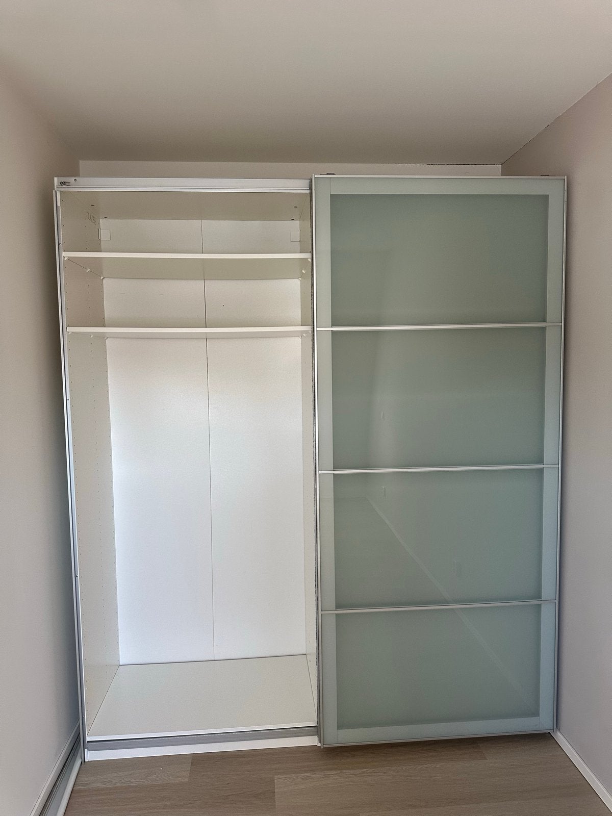 IKEA PAX Kledingkast met Schuifdeuren en Glazen Panelen, Ophalen, Met plank(en), Gebruikt, 200 cm of meer