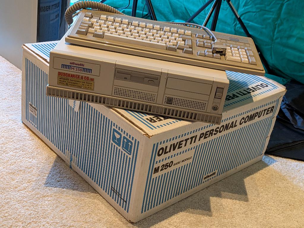 Olivetti M250 286 computer met doos en zeldzaam toetsenbord, Ophalen, Olivetti
