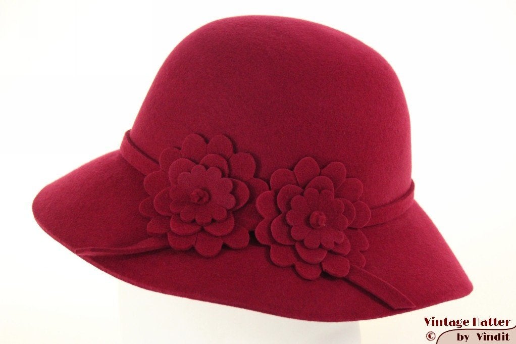 Dameshoed bordeaux rood vilt met vilten bloemen 54-48 nieuw, Hoed, Hawkins, Nieuw, One size fits all