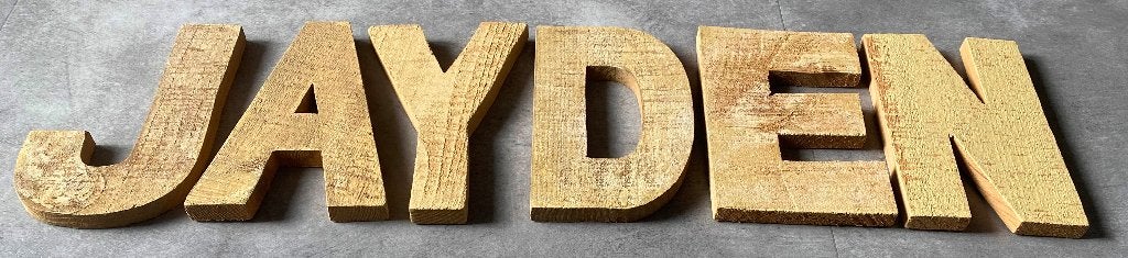 Houten Letters JAYDEN, Bruin, Ophalen of Verzenden, Zo goed als nieuw, Wanddecoratie