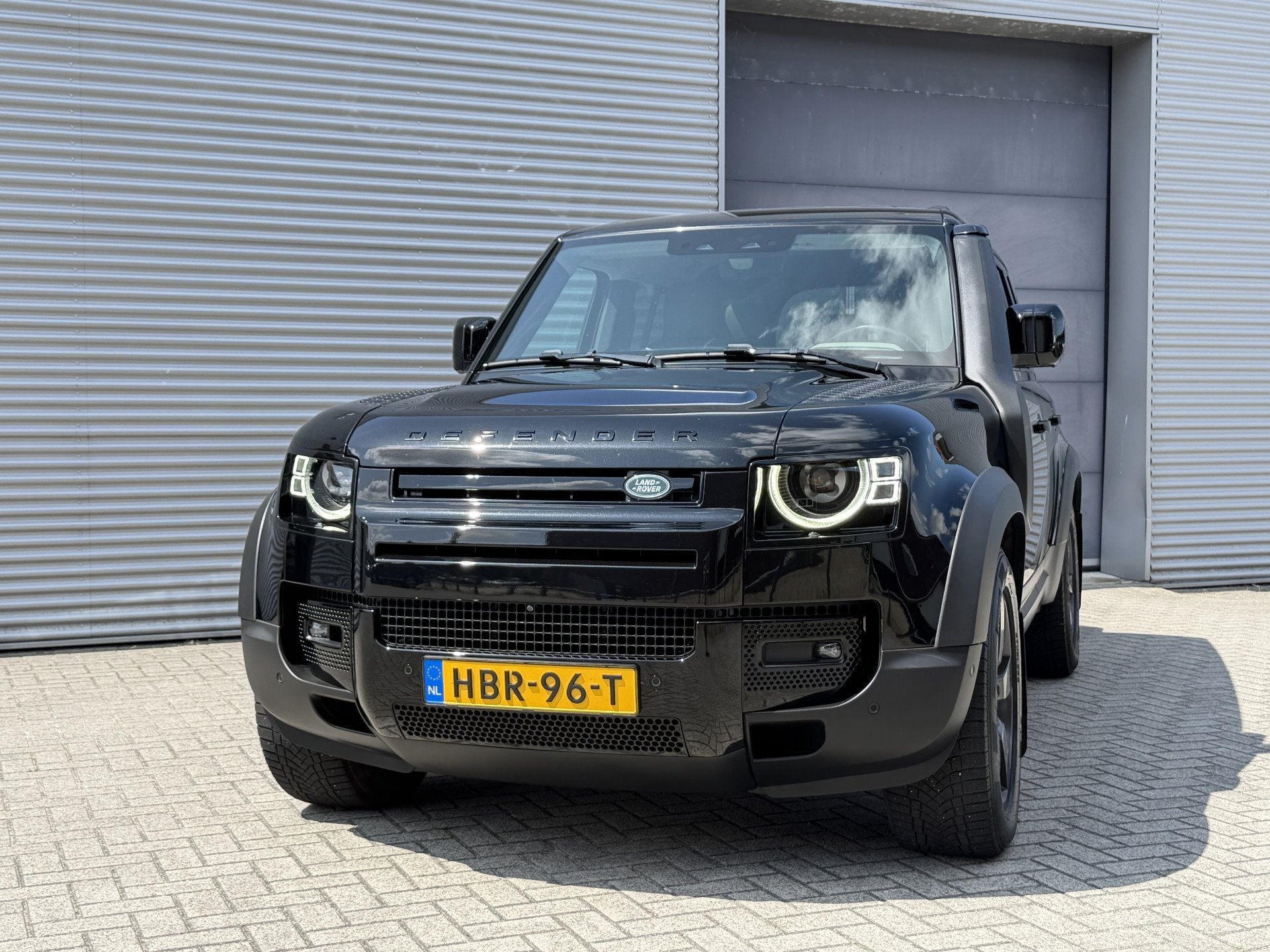 Land Rover Defender 110 2.0 P400e 110 X-Dynamic SE I PHEV I, Auto's, Automaat, 404 pk, Gebruikt, 4 cilinders