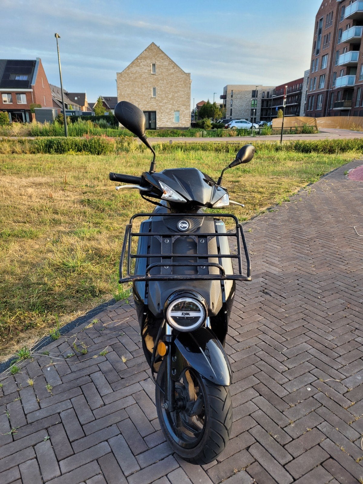 Sym XPro E5, Ophalen, Gebruikt, Uitlaat