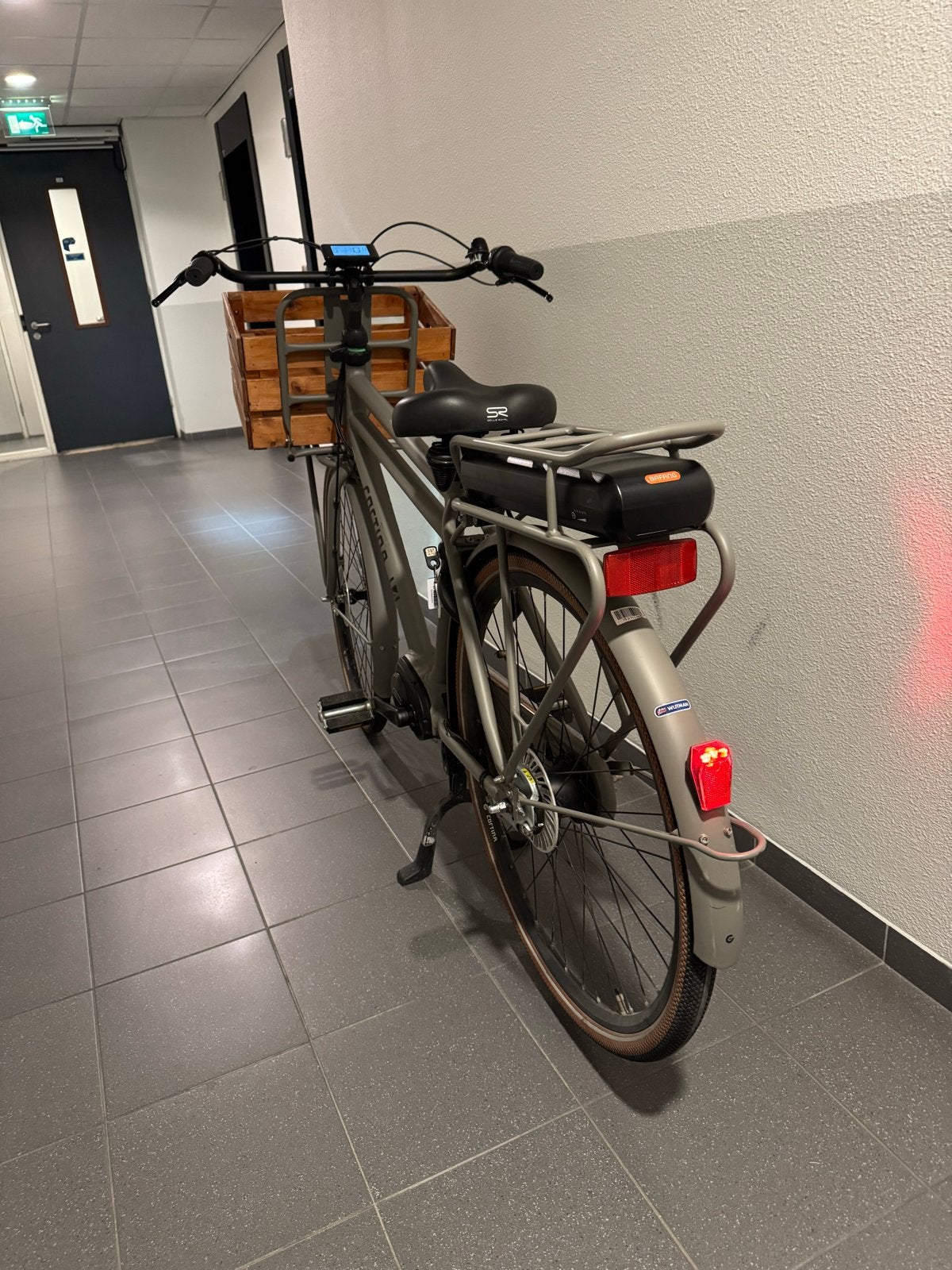 Cortina E-U4 Transport elektrische fiets met krat, Fietsen en Brommers, Elektrische fietsen, Ophalen, Zo goed als nieuw, Cortina