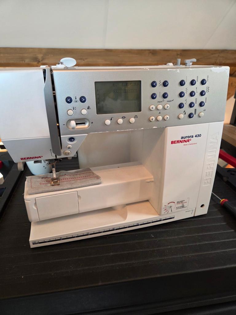 Bernina aurora 430 en 440 en bernina 125, Hobby en Vrije tijd, Naaimachines en Toebehoren, Ophalen, Lockmachine, Bernina