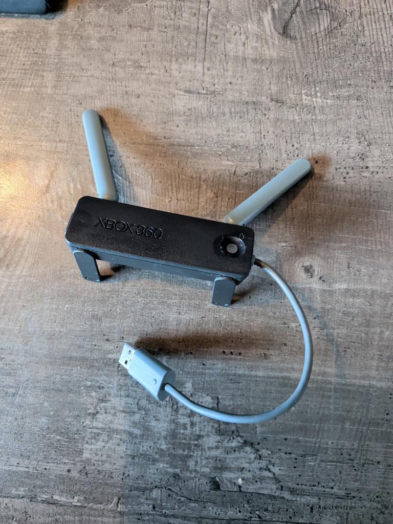 Microsoft Xbox 360 Wireless N Netwerk WIFI Adapter - Zwart, Spelcomputers en Games, Spelcomputers | Xbox | Accessoires, Zo goed als nieuw
