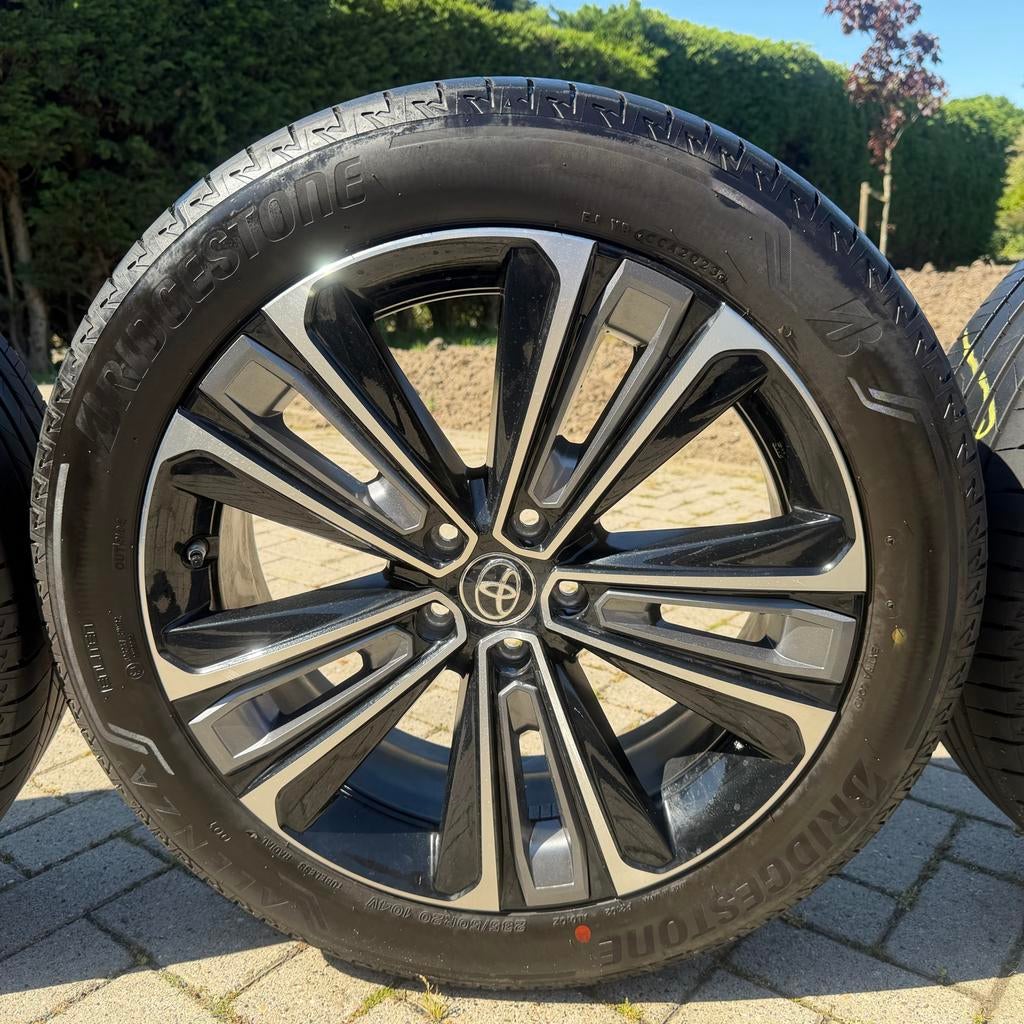 20 inch originele Toyota Velgen met Bridgestone Zomerbanden, Ophalen, Gebruikt, Banden en Velgen, 235 mm