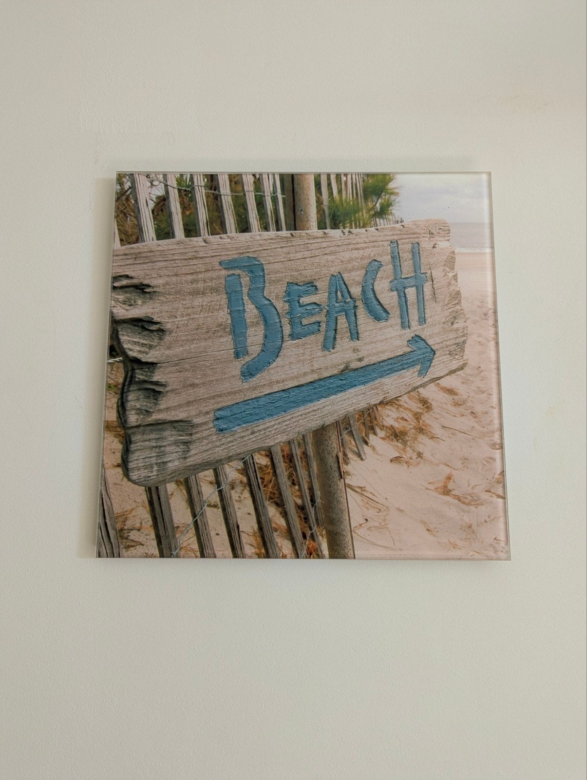 Wanddecoratie 'Beach' - Strandbord op glas, Huis en Inrichting, Minder dan 50 cm, Ophalen of Verzenden, Zo goed als nieuw, Foto of Poster