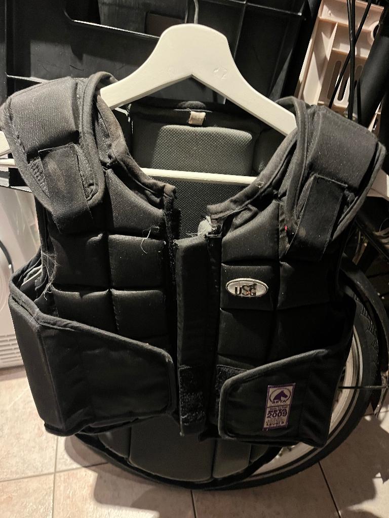 Body protector - USG bodyprotector mt L, Dieren en Toebehoren, Paardrijkleding, Kinderen, Ophalen of Verzenden, Bovenkleding, Springen