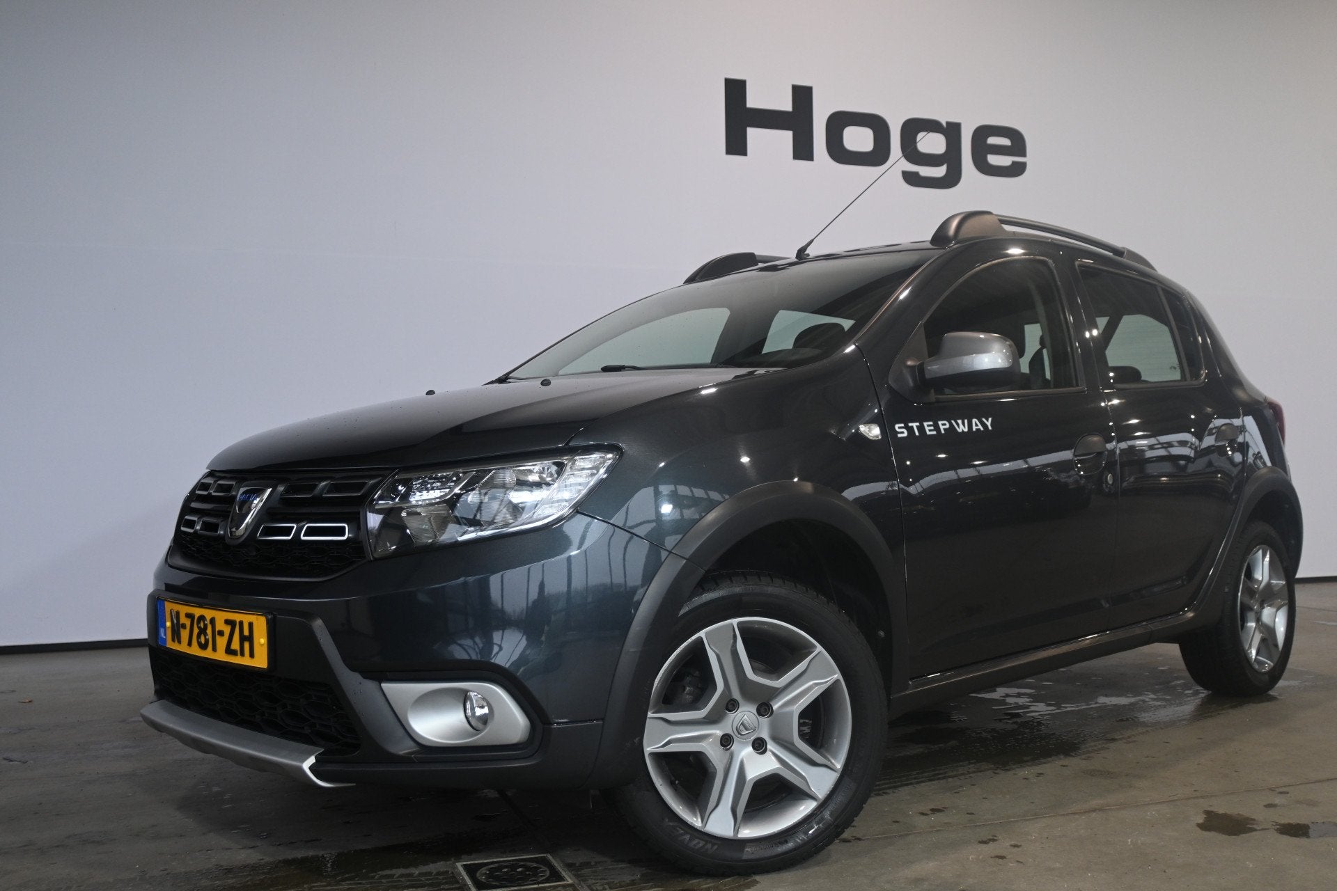 Dacia Sandero 0.9 TCe Stepway Tech Road Airco Navigatie Trek, Auto's, 898 cc, Stof, Met garantie (alle), Bedrijf
