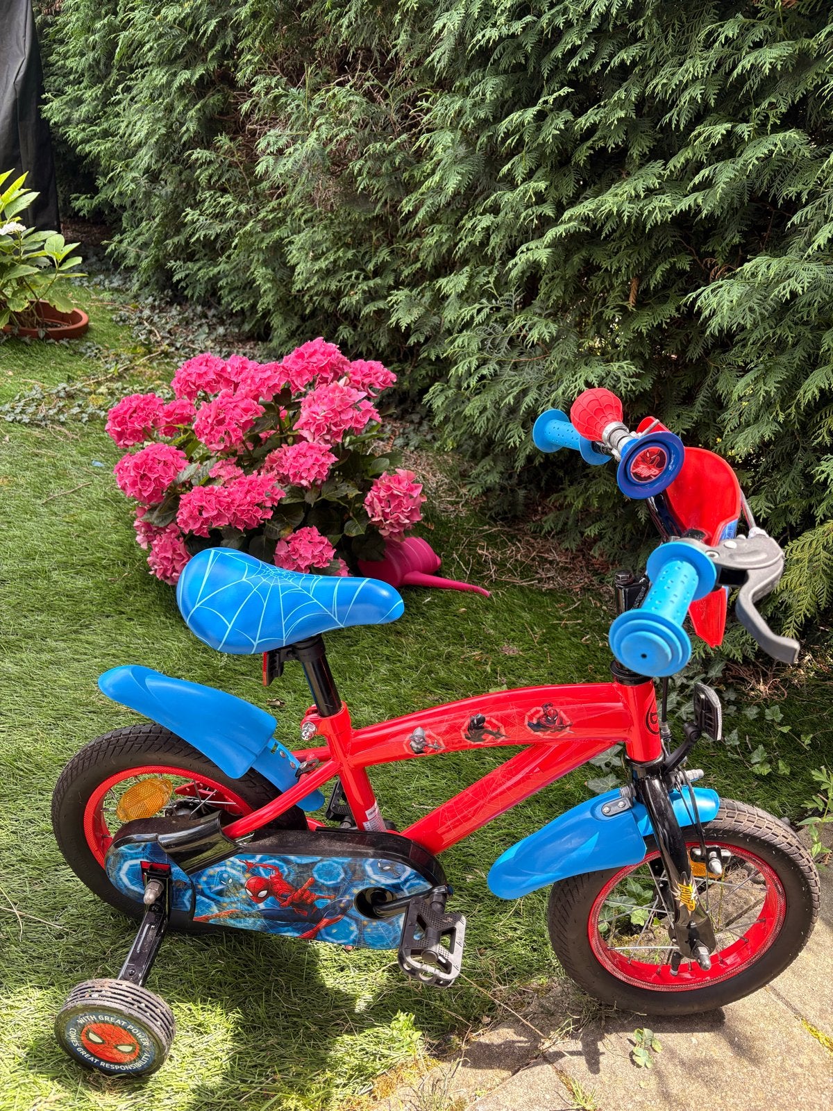 Spiderman Kinderfiets met zijwieltjes - Rood/Blauw, Fietsen en Brommers, Fietsen | Kinderfietsjes, Ophalen, Zijwieltjes, Gebruikt