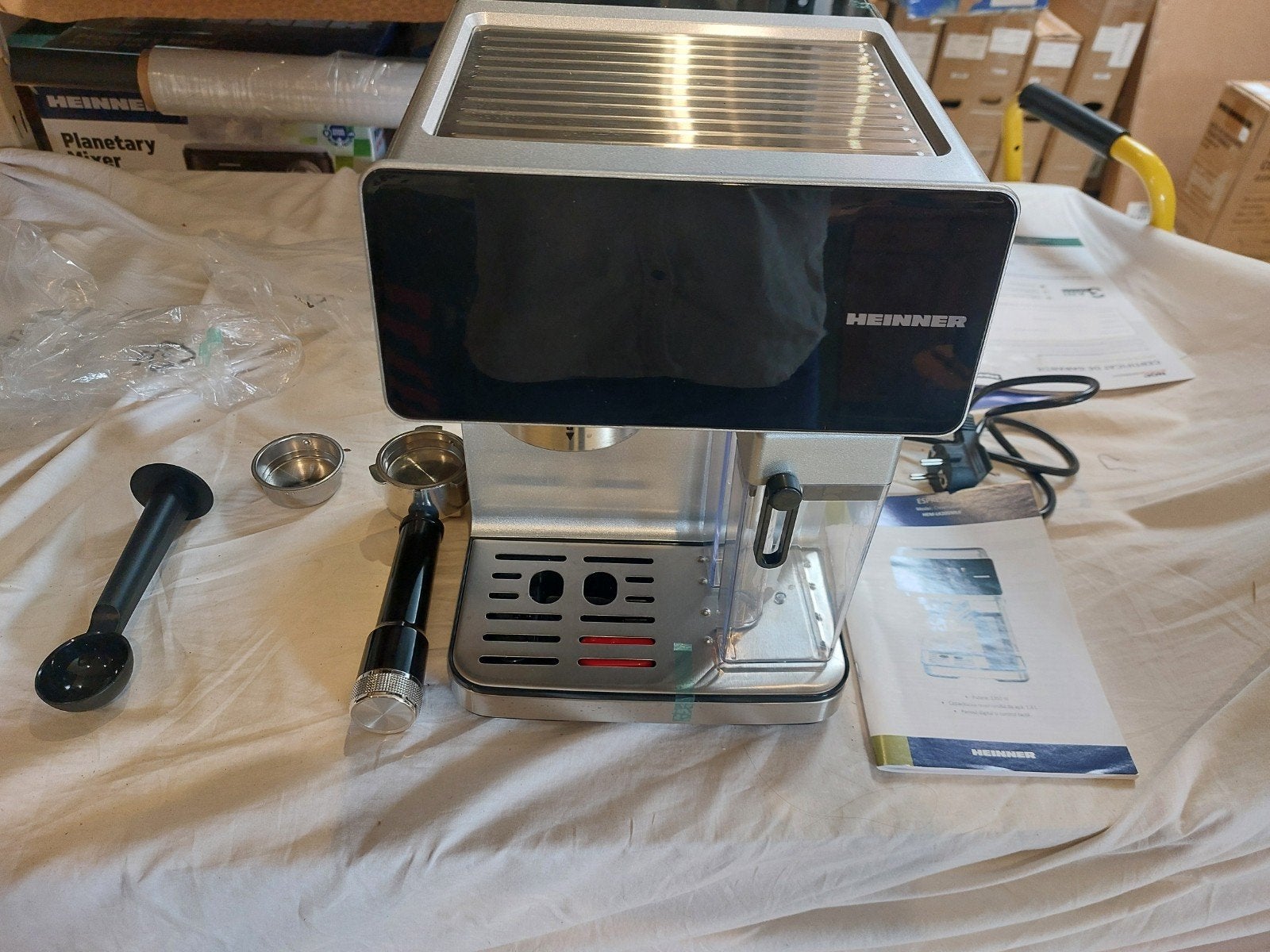 Espresso apparaat piston Heinner met melkkan, ., Espresso apparaat, Gemalen koffie, Ophalen of Verzenden