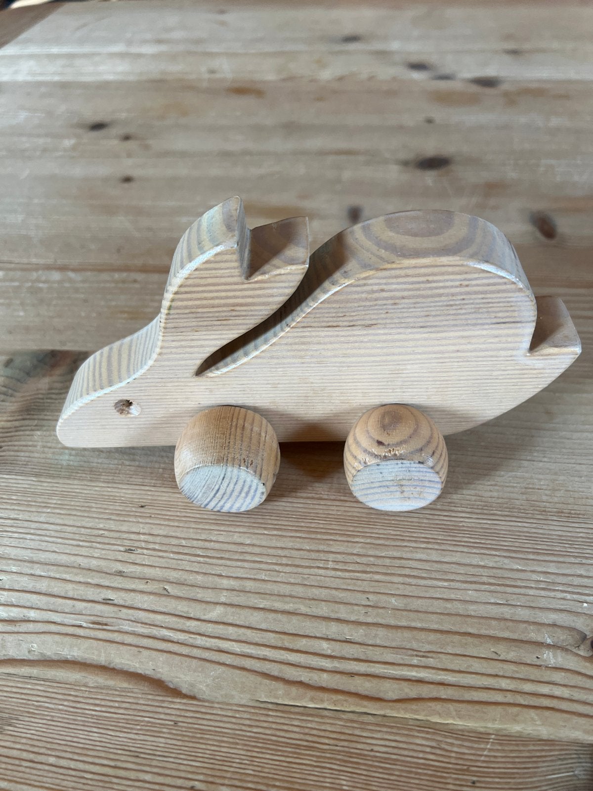 Houten konijn op wielen - Duw- of trekspeelgoed, Ophalen of Verzenden, Gebruikt, Duw- of Trekspeelgoed