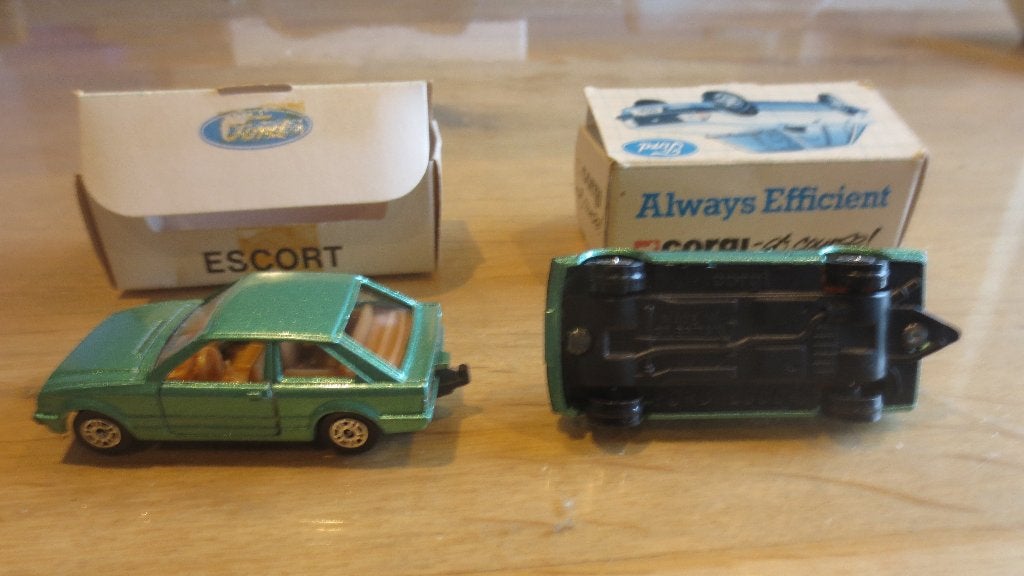 2 miniatuur auto's van corgi ford escort in de verpakking, Ophalen of Verzenden, Nieuw
