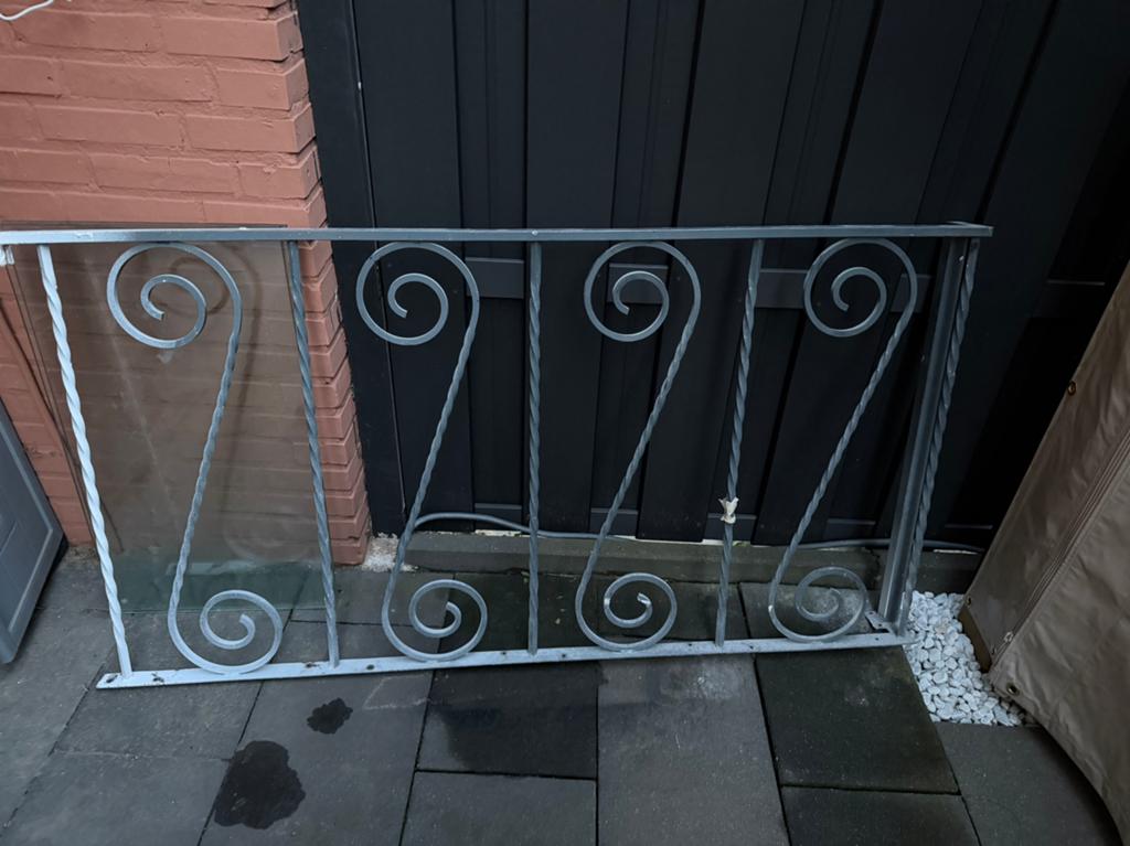 Smeedijzeren hekwerk balustrade met sierlijke krullen, Ophalen, Gebruikt, IJzer, Overige typen