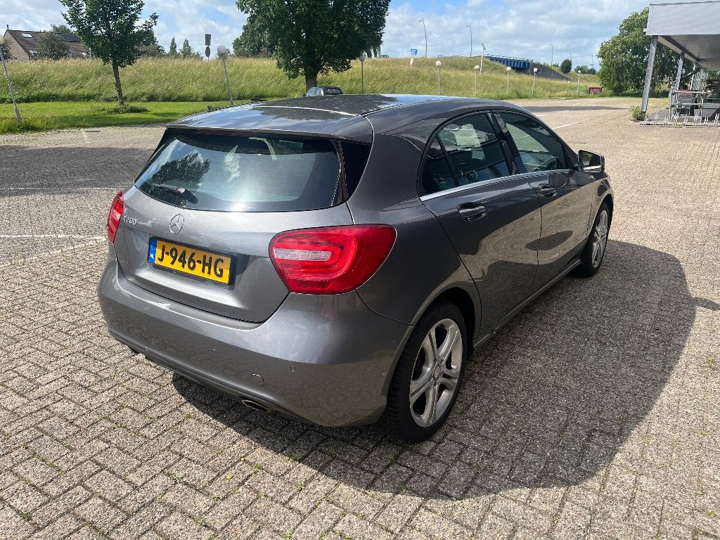 Mercedes-Benz A-Klasse A200 1.6 Blue Efficiency 2013 Grijs, Auto's, Voorwielaandrijving, Stof, Zwart, 1595 cc