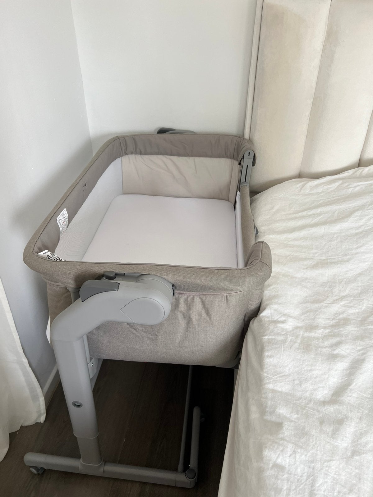 Chicco next2me Magic Evo Desert Taupe, Kinderen en Baby's, Babywiegjes en Ledikanten, Ophalen, Zo goed als nieuw, Wieg