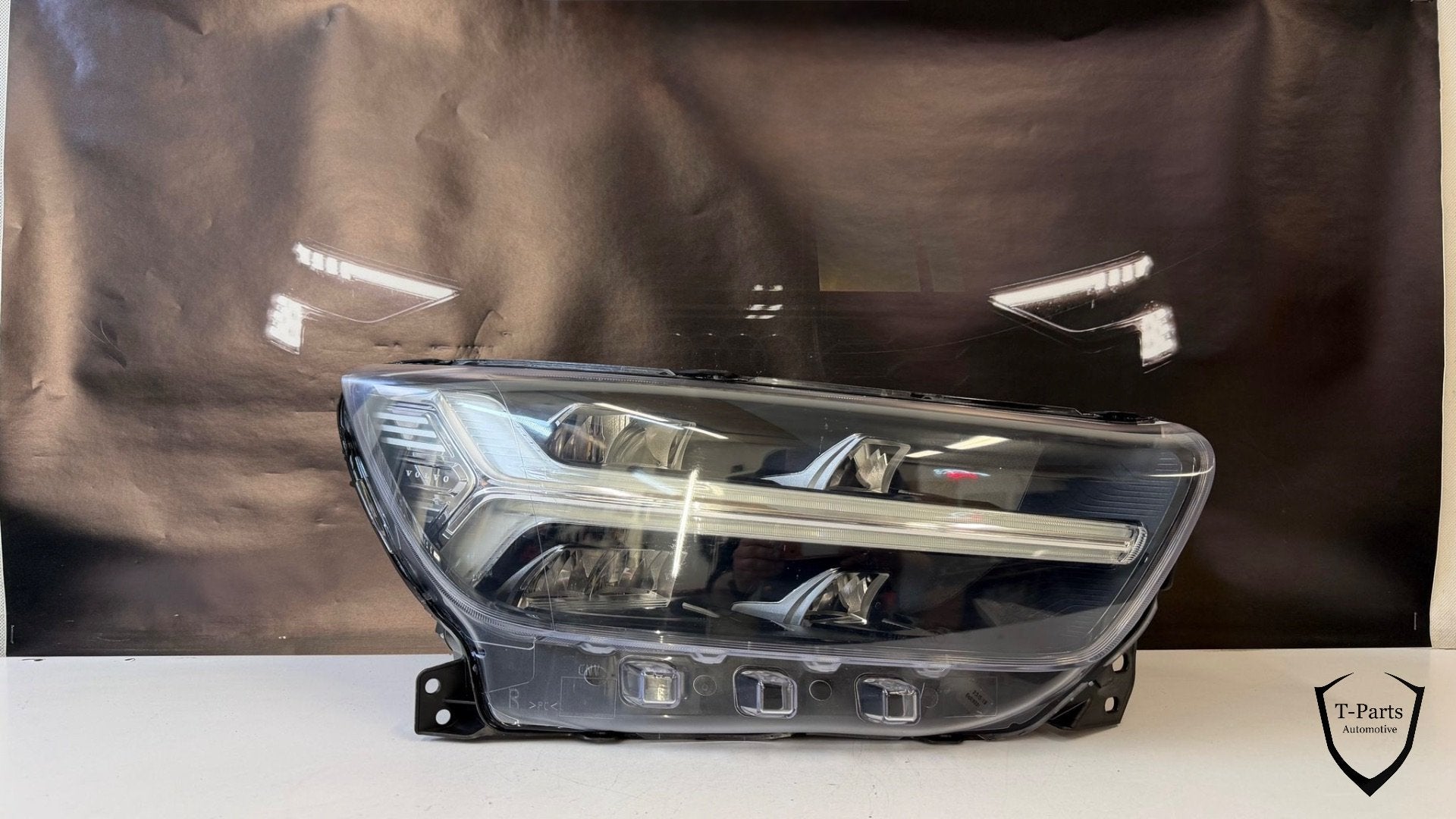 rechts koplamp VOLVO XC40 MID LHD VOLLEDIGE LED 32133578, Gebruikt, Gunnar Engellaus vag 8
405 31  Gothenburg, SE, Info@volvocars.com
