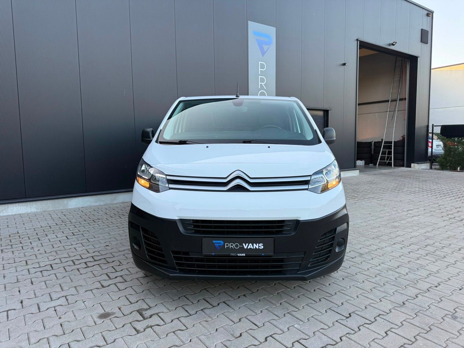 Citroën Jumpy GB XL 2.0 Bluehdi 120PK S&S 3-zits Verhoogd, Auto's, 4 cilinders, Citroën, Particulier, Verwarmde buitenspiegels
