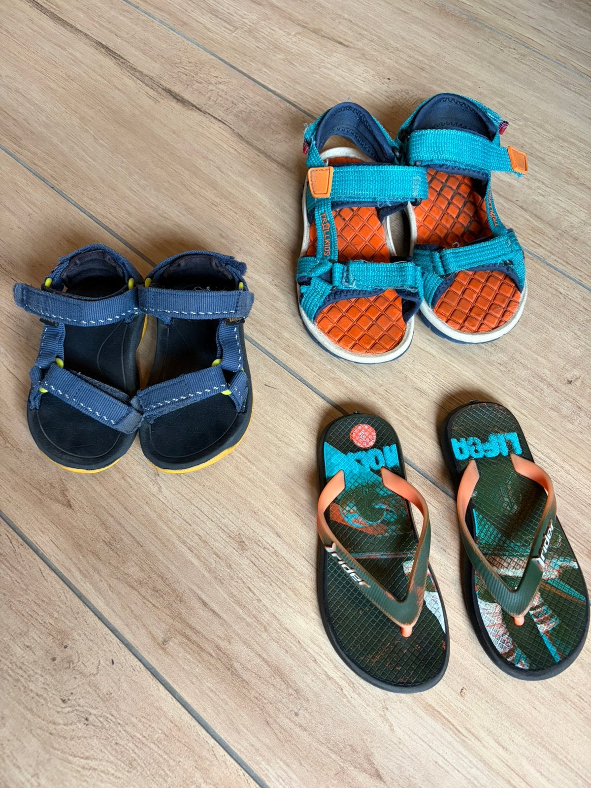 Sandalen teva maat 22 - trollkids maat 28 - slippers 25/26, Kinderen en Baby's, Kinderkleding | Schoenen en Sokken, Ophalen of Verzenden