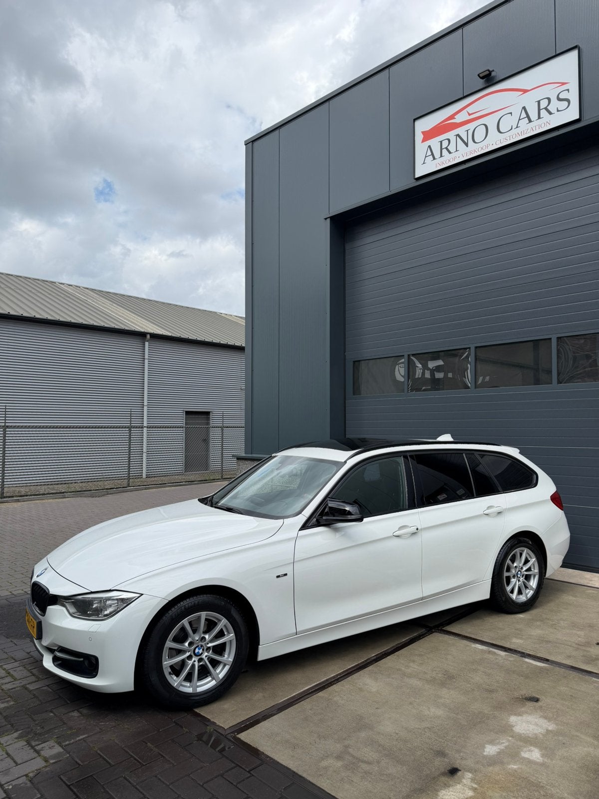 BMW 3-Serie 316i AUT 2013 Wit|NWE KETTING|COMPLEET IN ORDE ✅, Auto's, BMW, Automaat, 4 cilinders, 1445 kg, Wit