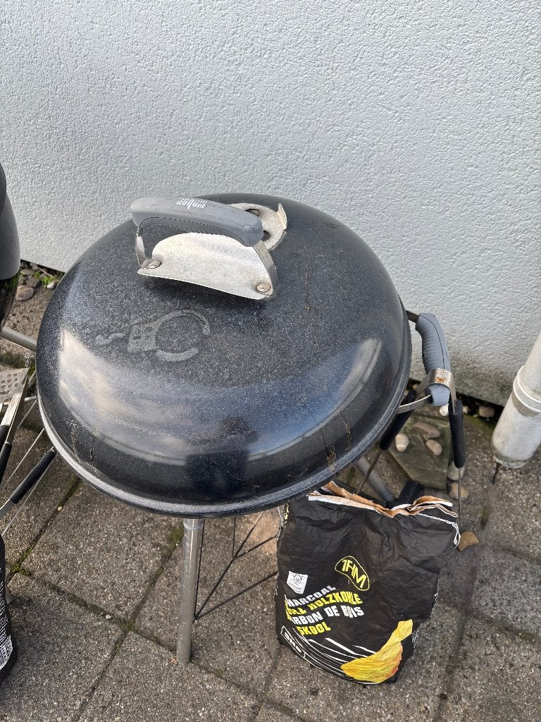 Weber BBQ 48cm incl 2 kg houtskool, Ophalen of Verzenden, Gebruikt, Weber, Met accessoires