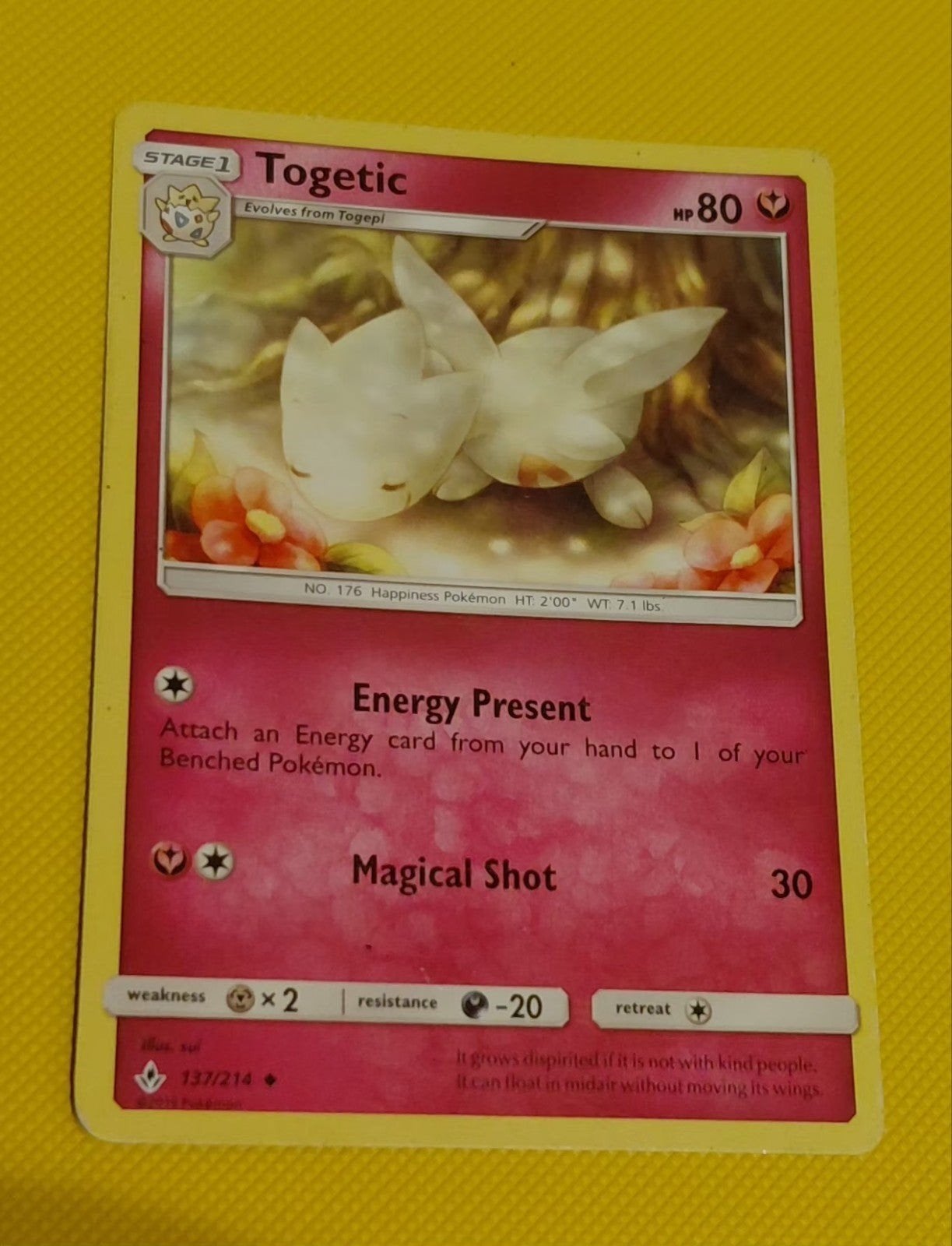 Togetic Pokémon kaart - Unbroken Bonds 137/214, Ophalen of Verzenden, Zo goed als nieuw